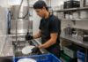 SE SOLICITAN LAVAPLATOS CON O SIN EXPERIENCIA PARA LIMPIEZA Y APOYO EN COCINA DE RESTAURANTE (DISPONIBILIDAD LOS FINES DE SEMANA)