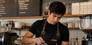 SE NECESITA MOZO BARISTA PARA ATENCIÓN AL CLIENTE Y PREPARACIÓN DE BEBIDAS (HOMBRE Y/O MUJER)
