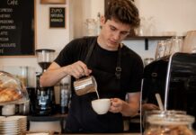 SE SOLICITA PERSONAL DE CAFETERÍA PARA ATENCIÓN AL PÚBLICO Y PREPARACIÓN DE ALIMENTOS