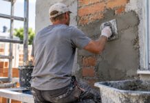 SE BUSCA ALBAÑIL DE TIEMPO COMPLETO PARA TRABAJOS DE REPARACIÓN Y MANTENIMIENTO