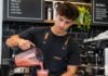 SE SOLICITA AUXILIAR DE COCINA PARA PREPARACIÓN DE BEBIDAS, ORDEN Y LIMPIEZA DE COCINA