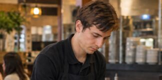 SE SOLICITA CAMARERO/A PARA ATENCIÓN Y SERVICIO EN RESTAURANTE, NO SE REQUIERE EXPERIENCIA