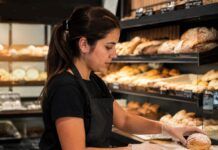SE NECESITAN DEPENDIENTES DE PANADERÍA PARA ATENCIÓN AL CLIENTE Y PREPARACIÓN DE PRODUCTOS