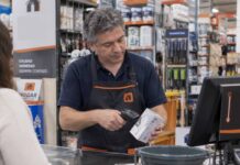 SE SOLICITA DEPENDIENTE Y CAJERO PARA ATENCIÓN AL CLIENTE EN TIENDA (JORNADA COMPLETA)