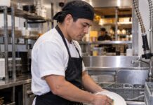 SE SOLICITA LAVAPLATOS PARA RESTAURANTE EN JORNADA PARCIAL DE LUNES A VIERNES