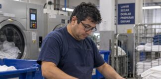 SE SOLICITAN OPERARIOS DE LAVANDERÍA PARA PROCESADO Y PREPARACIÓN DE ROPA LIMPIA PARA SU ENVÍO