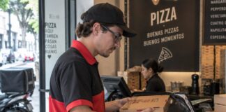 SE NECESITA REPARTIDOR PARA ENTREGA DE PIZZA Y ATENCIÓN AL CLIENTE EN RESTAURANTE (MEDIO TIEMPO Y TIEMPO COMPLETO)