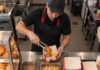 SE NECESITA TRABAJADOR DE RESTAURANTE PARA ATENCIÓN AL CLIENTE Y PREPARACIÓN DE ALIMENTOS (HORARIOS ROTATIVOS)
