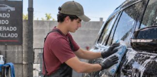 SE SOLICITA TRABAJADOR PARA LAVAR AUTOS 5 DÍAS A LA SEMANA (TIEMPO COMPLETO)