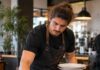 SE SOLICITA AUXILIAR DE RESTAURANTE PARA ATENCIÓN AL CLIENTE Y APOYO EN OPERACIONES DIARIAS