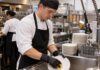 SE SOLICITA AYUDANTE DE COCINA Y LAVAPLATOS CON O SIN EXPERIENCIA PARA RESTAURANTE (HORARIOS FLEXIBLES)