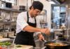 SE SOLICITA COCINERO/A DE TIEMPO COMPLETO PARA PREPARACIÓN DE ALIMENTOS EN RESTAURANTE