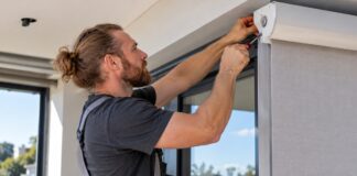 SE SOLICITA INSTALADOR DE CORTINAS PARA INTERIORES Y EXTERIORES (LUNES A VIERNES)