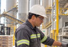 SE BUSCA AYUDANTE DE PLANTA PARA APOYO EN LA OPERACIÓN DE MAQUINARIA INDUSTRIAL EN FÁBRICA