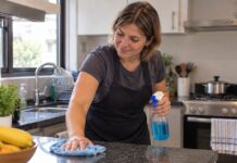 SE BUSCA PERSONAL DOMÉSTICO PARA REALIZAR TAREAS DE COCINA Y LIMPIEZA EN HOGAR FAMILIAR
