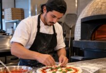 SE BUSCA PIZZERO PARA PREPARACIÓN Y RELLENO DE MASA NAPOLITANA