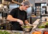SE BUSCA PREPARADOR DE ENSALADAS PARA JORNADA DE TIEMPO PARCIAL EN RESTAURANTE