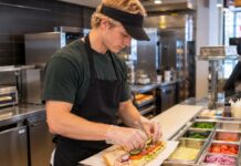 SE SOLICITA PREPARADOR DE SÁNDWICHES PARA ATENCIÓN AL CLIENTE EN RESTAURANTE DE COMIDA RÁPIDA (TURNOS DIURNOS Y VESPERTINOS)