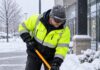 SE SOLICITA TRABAJADOR DE REMOCIÓN DE NIEVE EN ACERAS, ENTRADAS Y OTRAS ÁREAS DESIGNADAS EN PROPIEDADES COMERCIALES